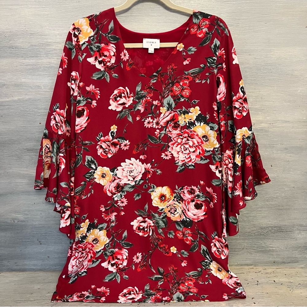 Everly Red Floral Print 3/4 Exaggerated Bell Sleeve Tunic Dress Medium Like‎ New